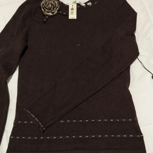 Sweater - Picture 1 of 2